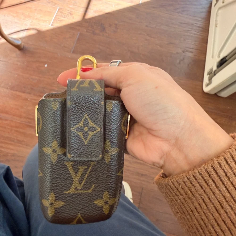 Vintage Louis Vuitton Cell Phone Case With Gold Clip - Picture 2 of 6